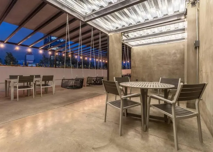 L202 Ac Panoramic Rooftop Views Apartment